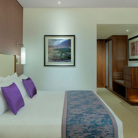 Crowne Plaza Muscat Ocec By Ihg Hotel Kültér fotó