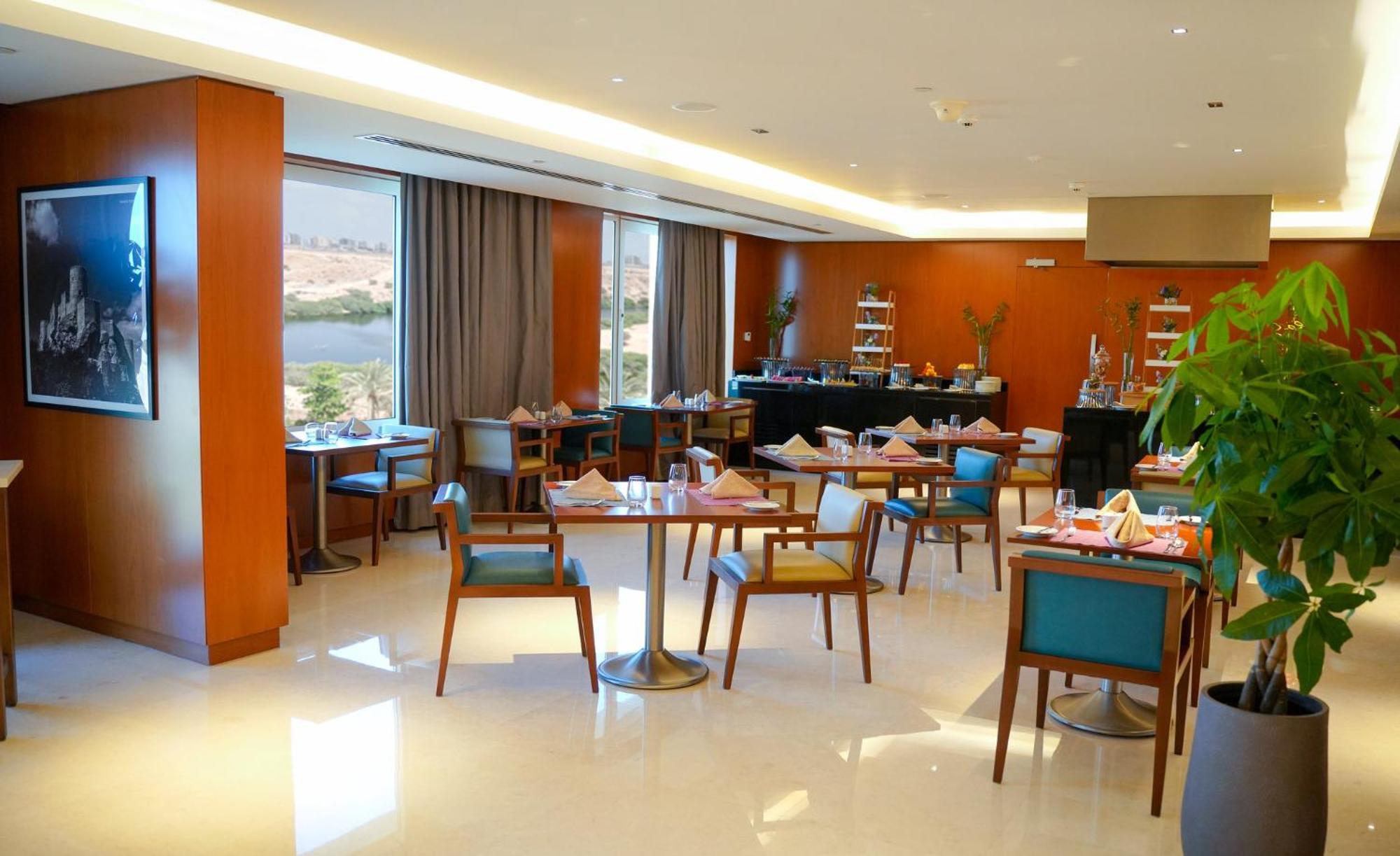 Crowne Plaza Muscat Ocec By Ihg Hotel Kültér fotó